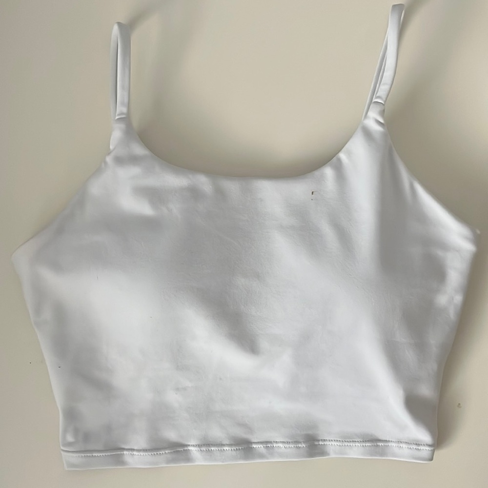 Musesonly White Sports Bra Tank Crop Top in Size Medium